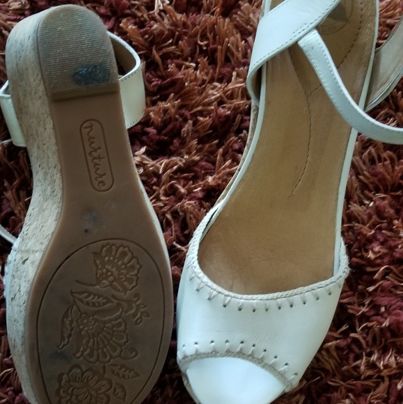 Sandals - Picture 3 of 4